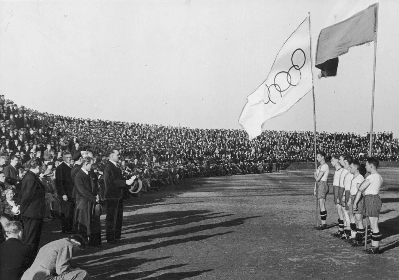 Ślubowanie piłkarzy w przerwie meczu Ruch - Warta (fot. NAC)