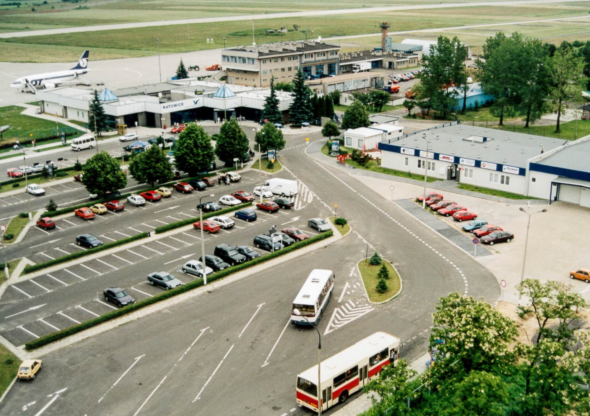 Lotnisko w Pyrzowicach w latach 90. XX wieku