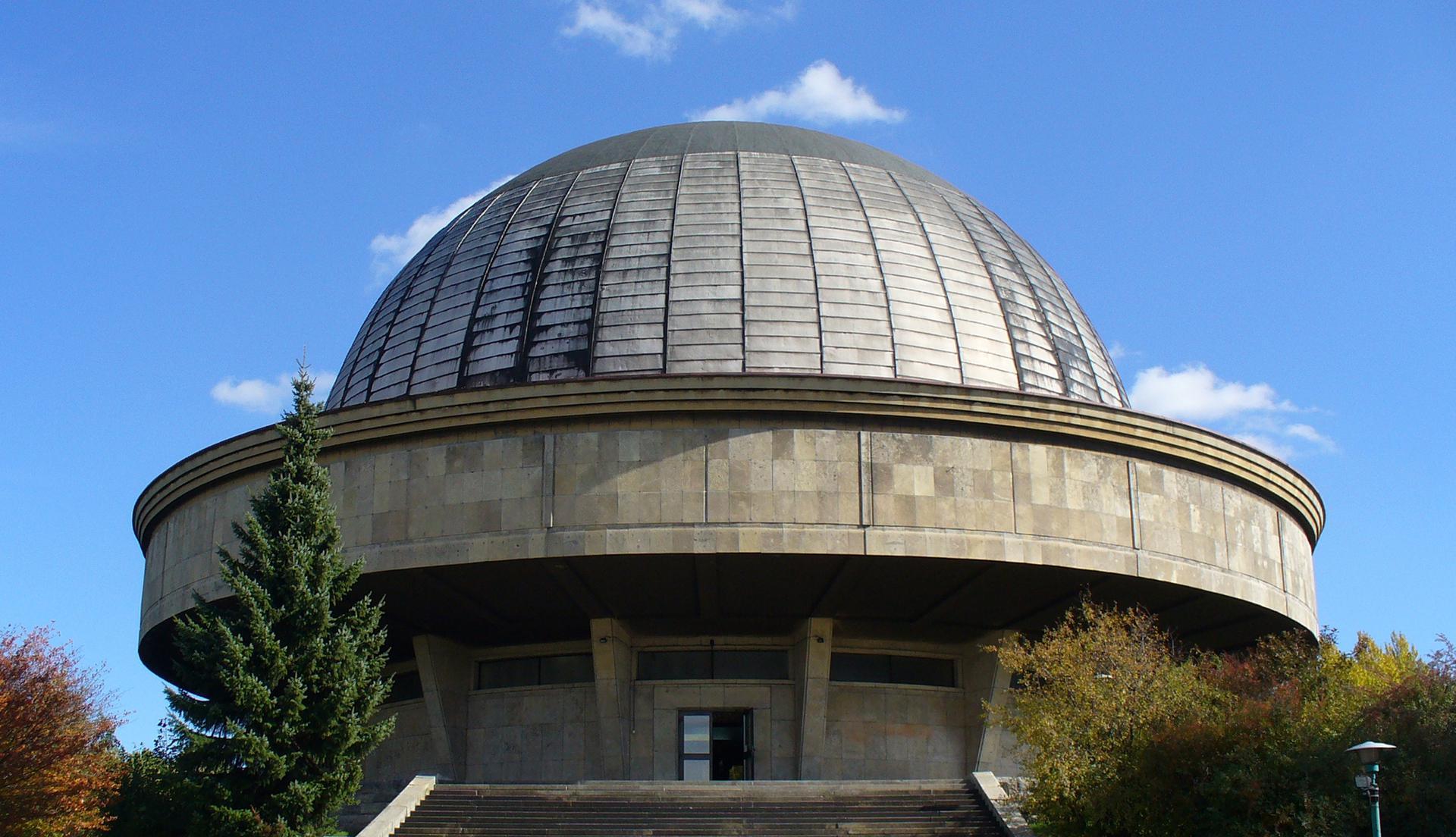 7. Planetarium Śląskie w Chorzowie (proj. Zbigniew Solawa)