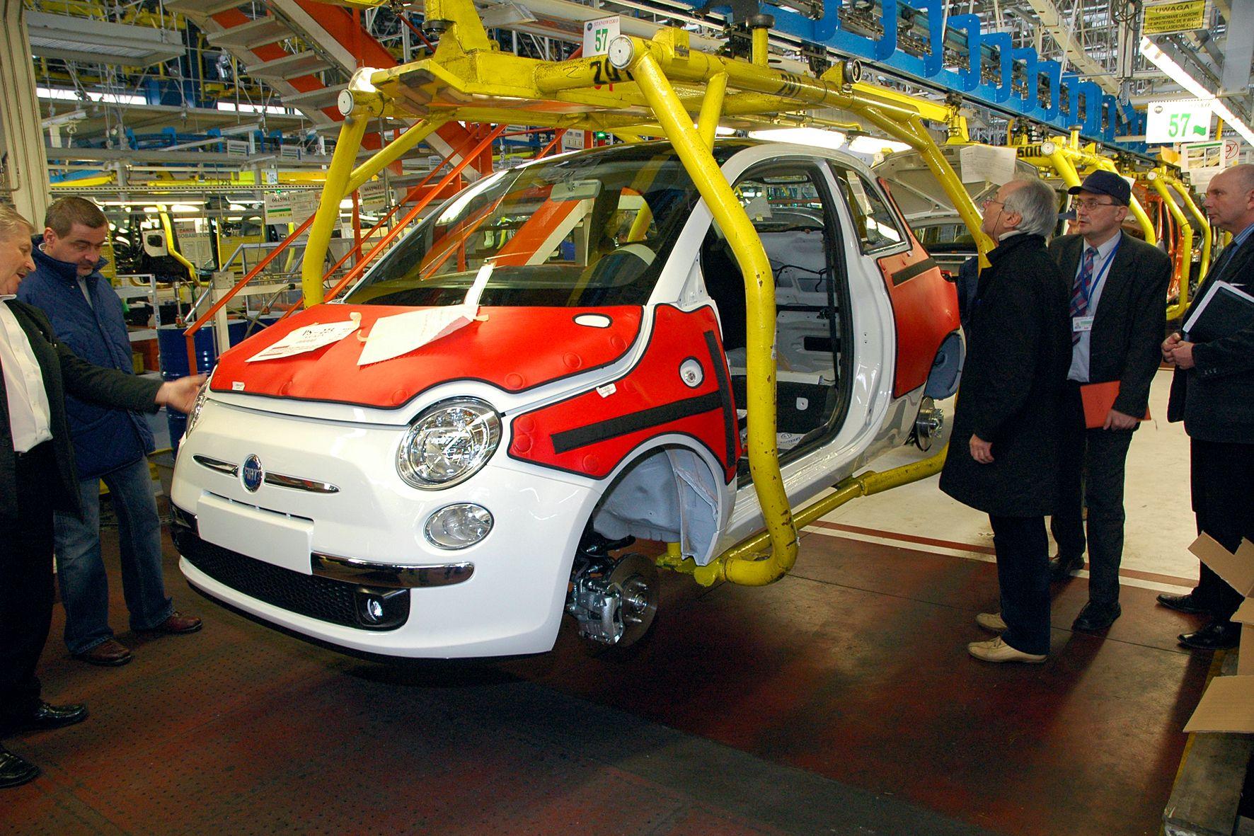 Rok 2007: Fiat 500 z tzw. preserii montowany w Tychach