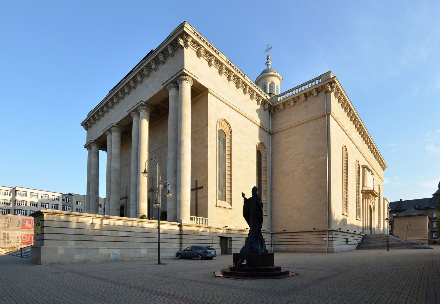 8. Katedra Chrystusa Króla w Katowicach (proj. Zygmunt Gawlik, Franciszek Mączyński)