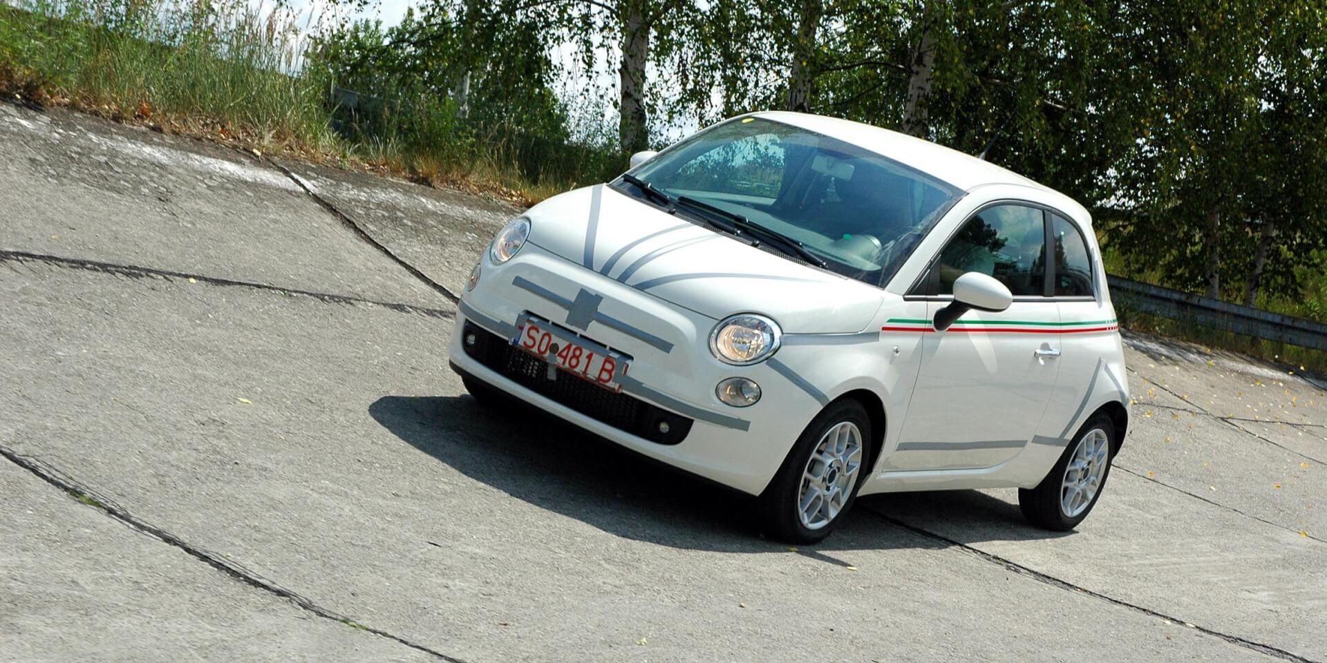 Rok 2007: Fiat Panda podczas prób na torzze