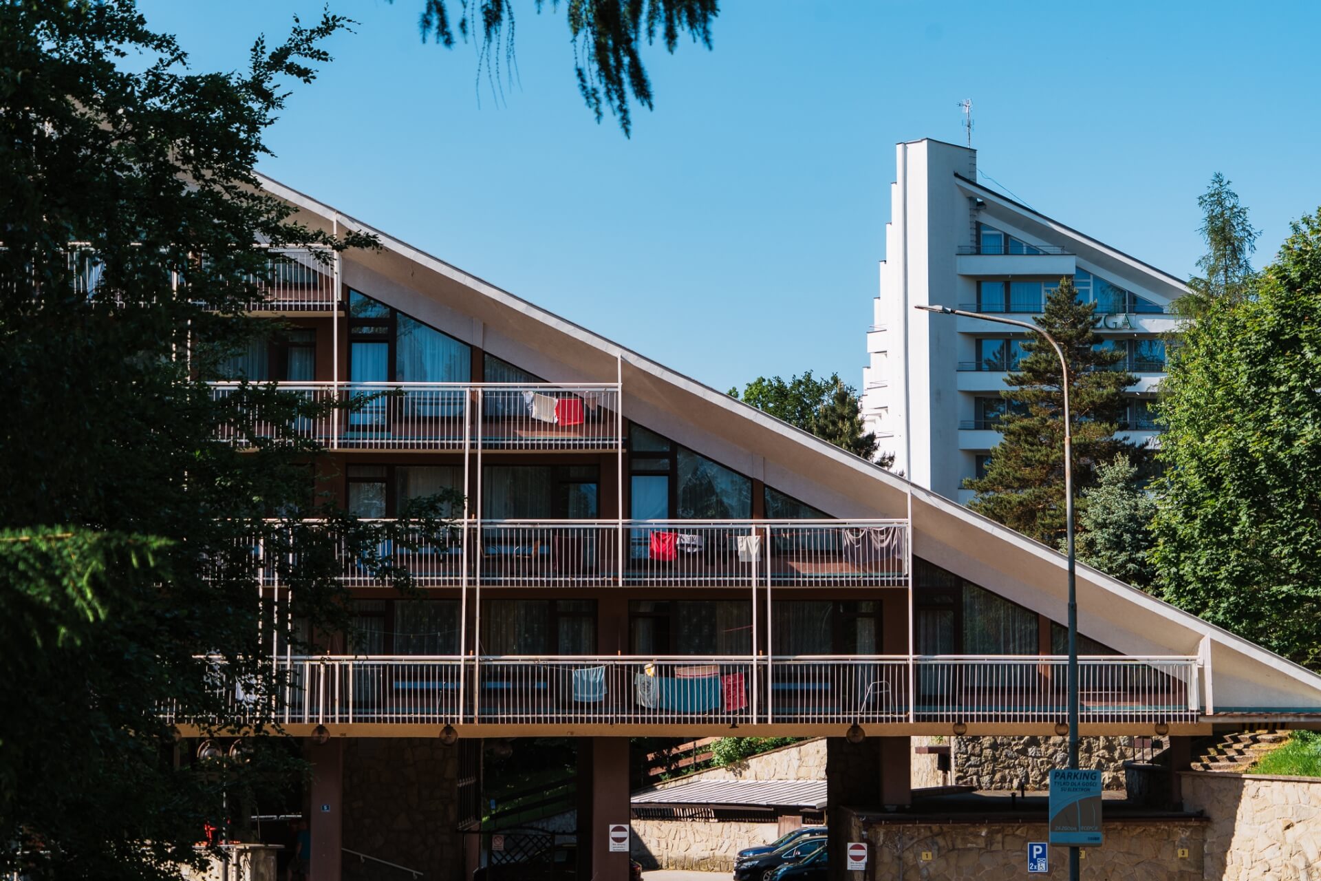 Architekturę dzielnicy leczniczo-rehabilitacyjnej Ustroń Zawodzie zaliczamy do najwybitniejszych w XX-wiecznej Polsce