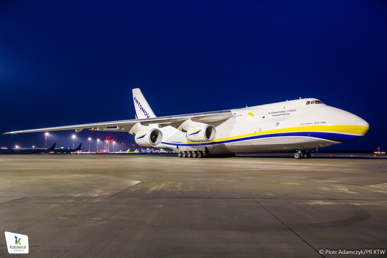 Antonov An-124 Ruslan na lotnisko Katowice Airport61 n