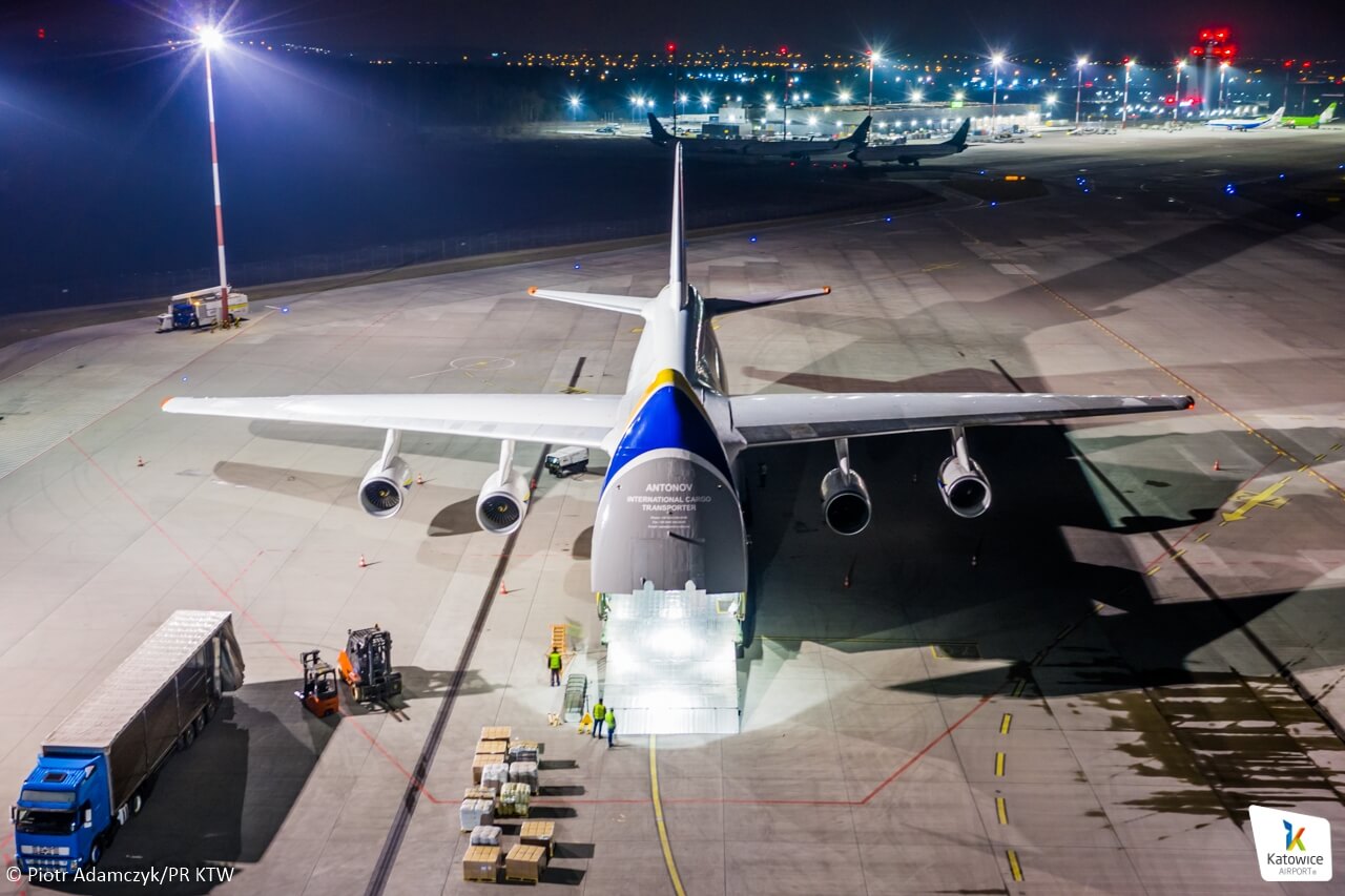 Antonov An-124 Ruslan na lotnisko Katowice Airport6518 n