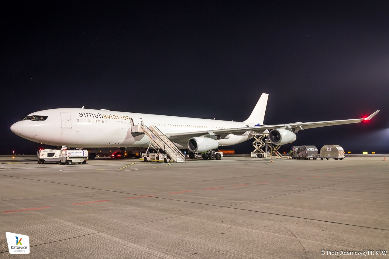 Airbus A340-300 z pomocą dla Ukrainy wylądował w Pyrzowicach