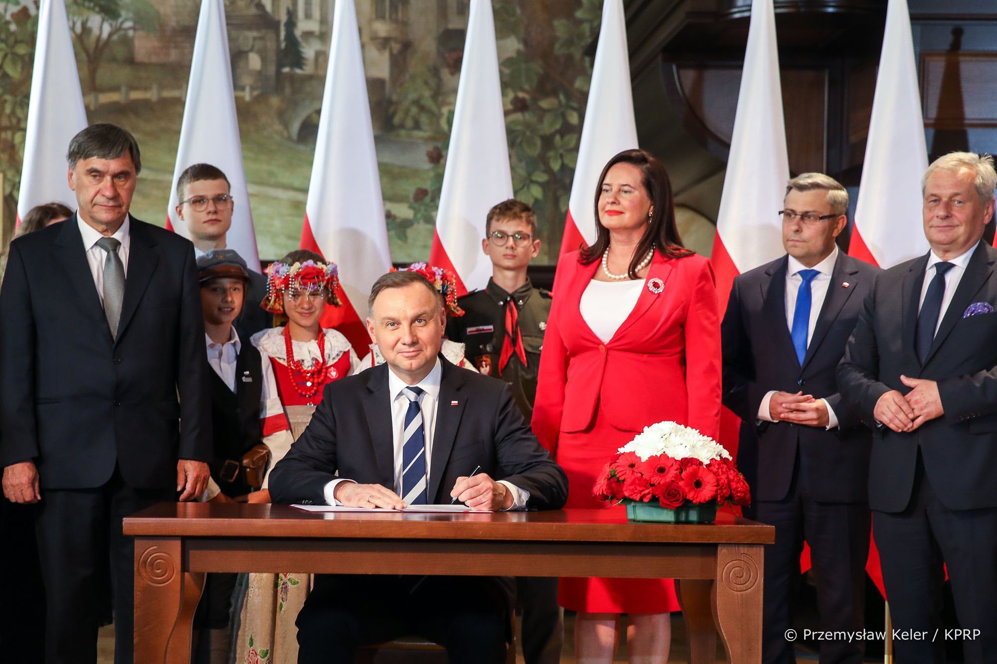 Andrzej Duda popisał ustawę