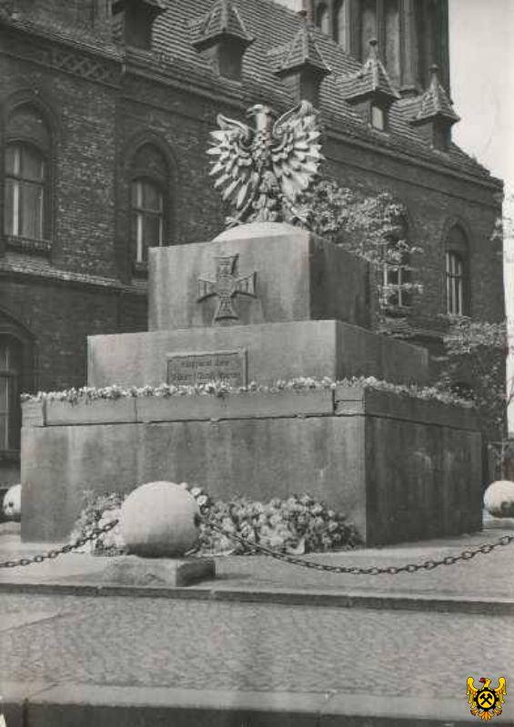 Chorzów - Pomnik Orla Bialego z 1971 r.