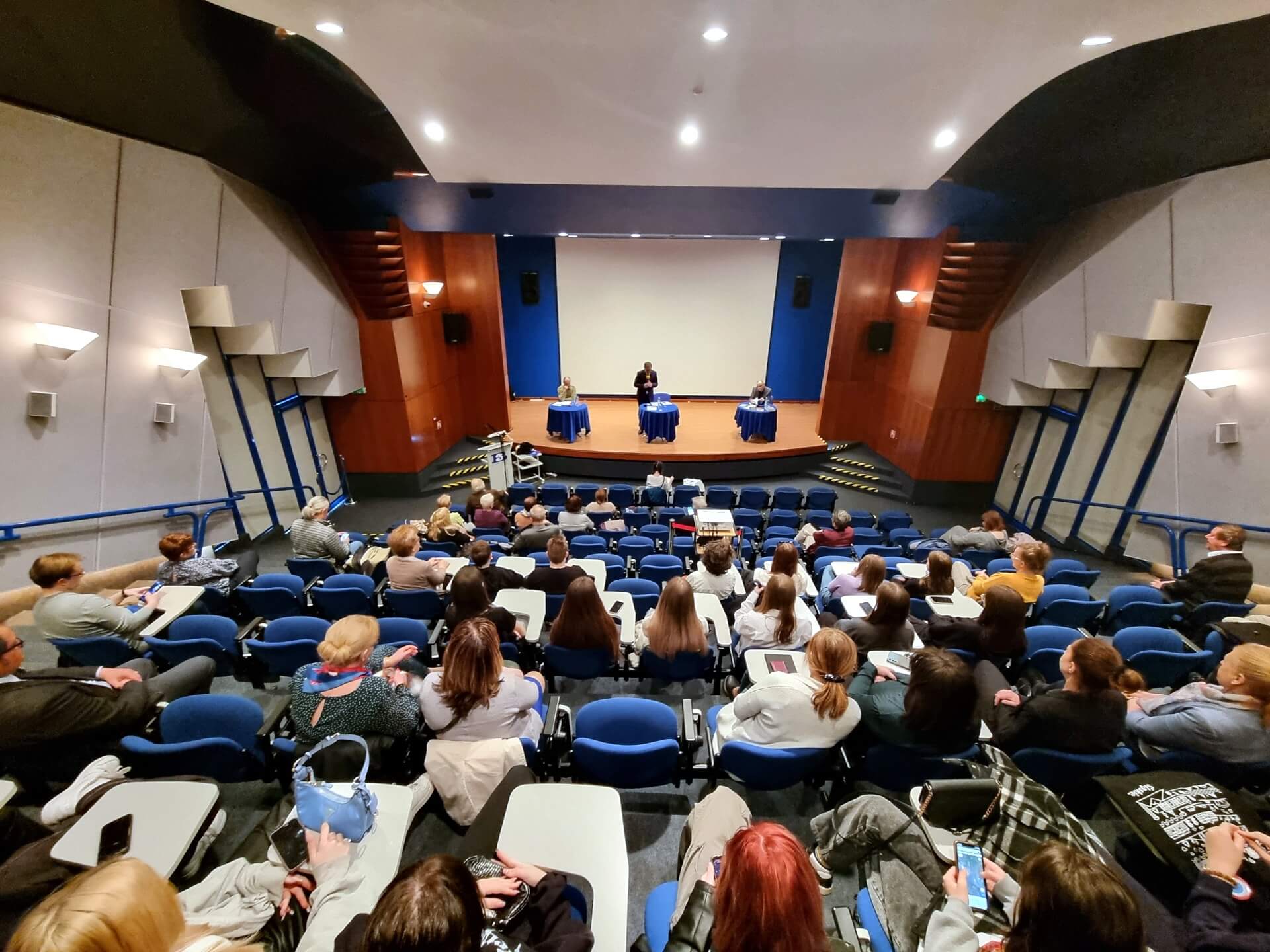 Debata w Bibliotece Śląskiej