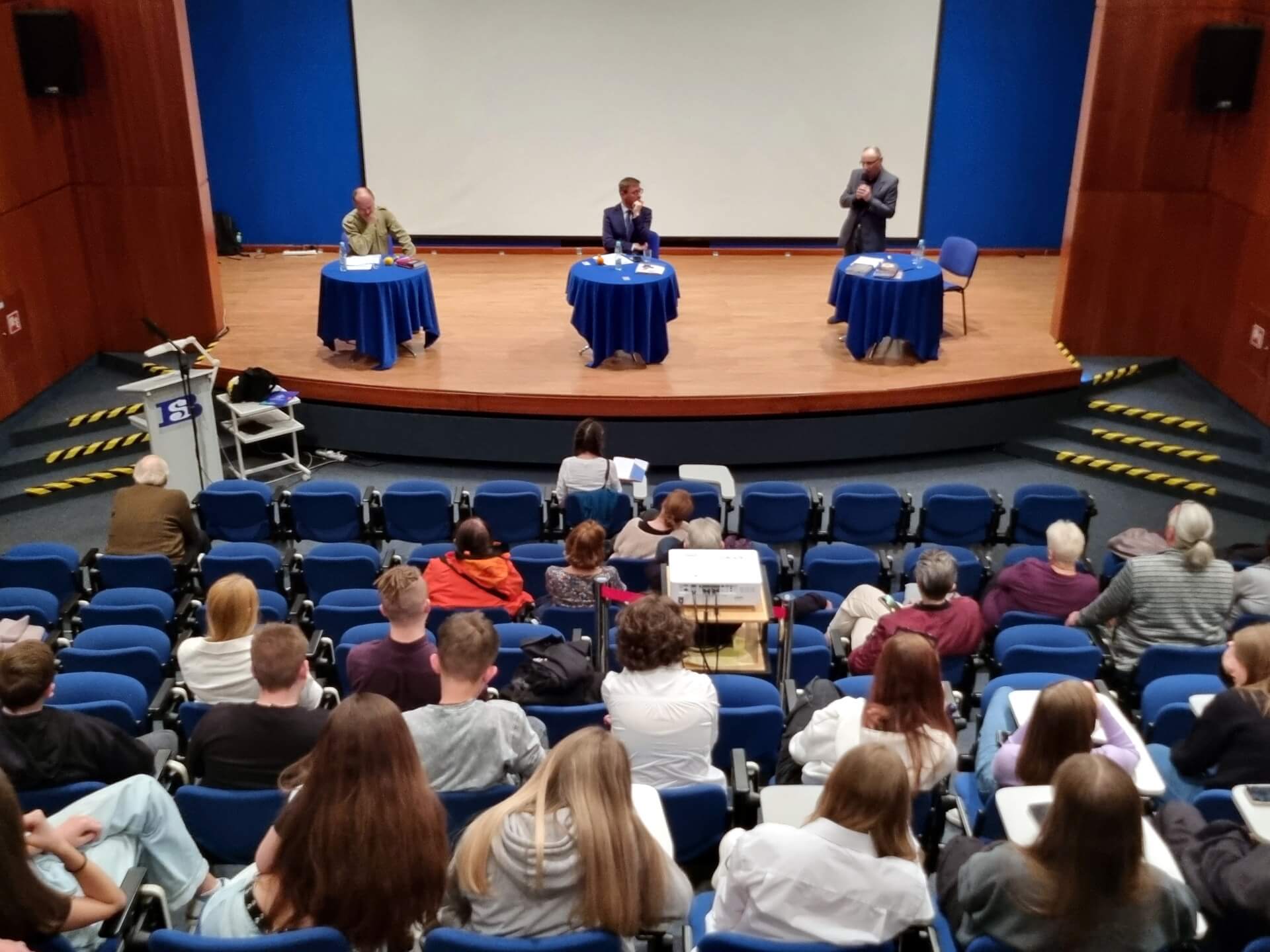 Debata w Bibliotece Śląskiej