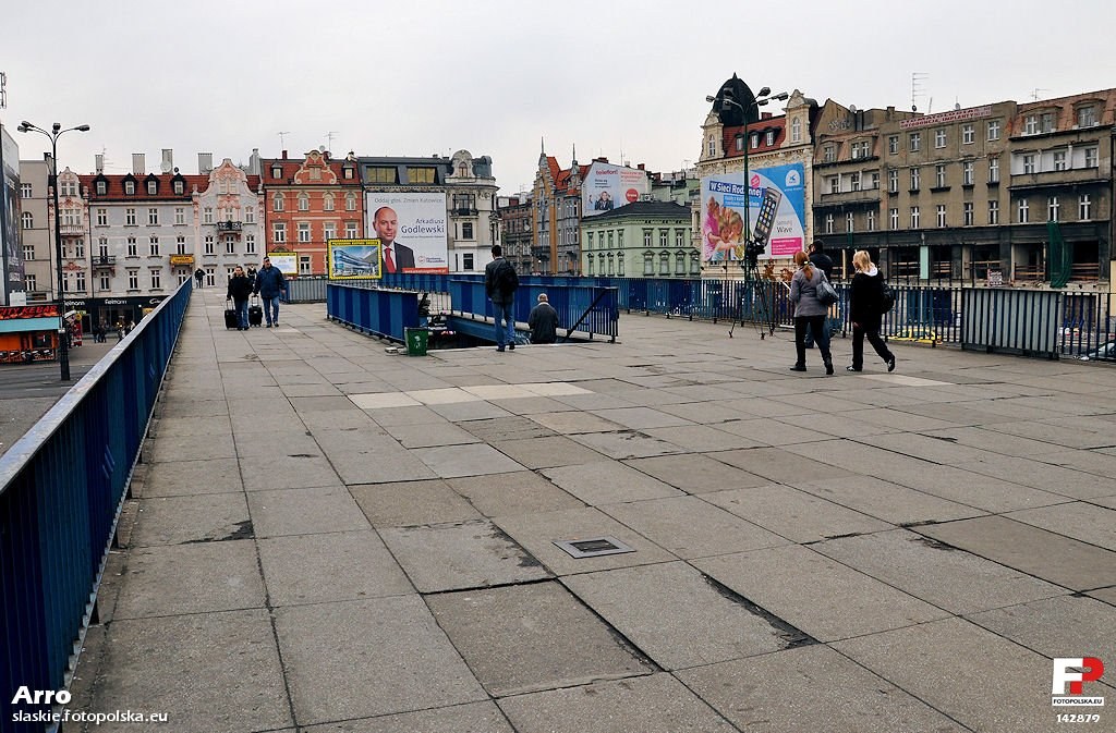 Dworzec kolejowy w Katowicach kilka tygodni przed rozbiórką