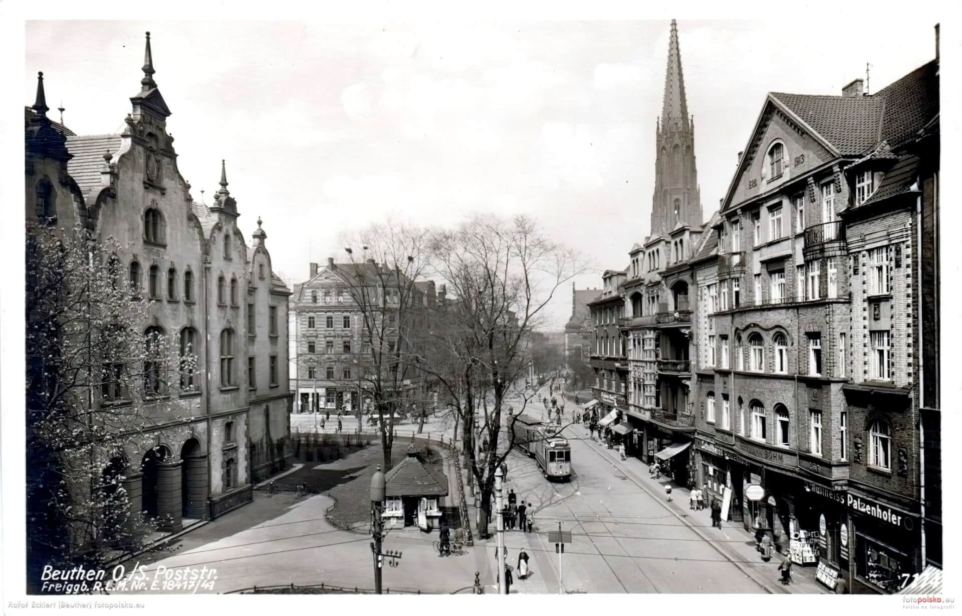 Historyczny spacer ulicą Piekarską