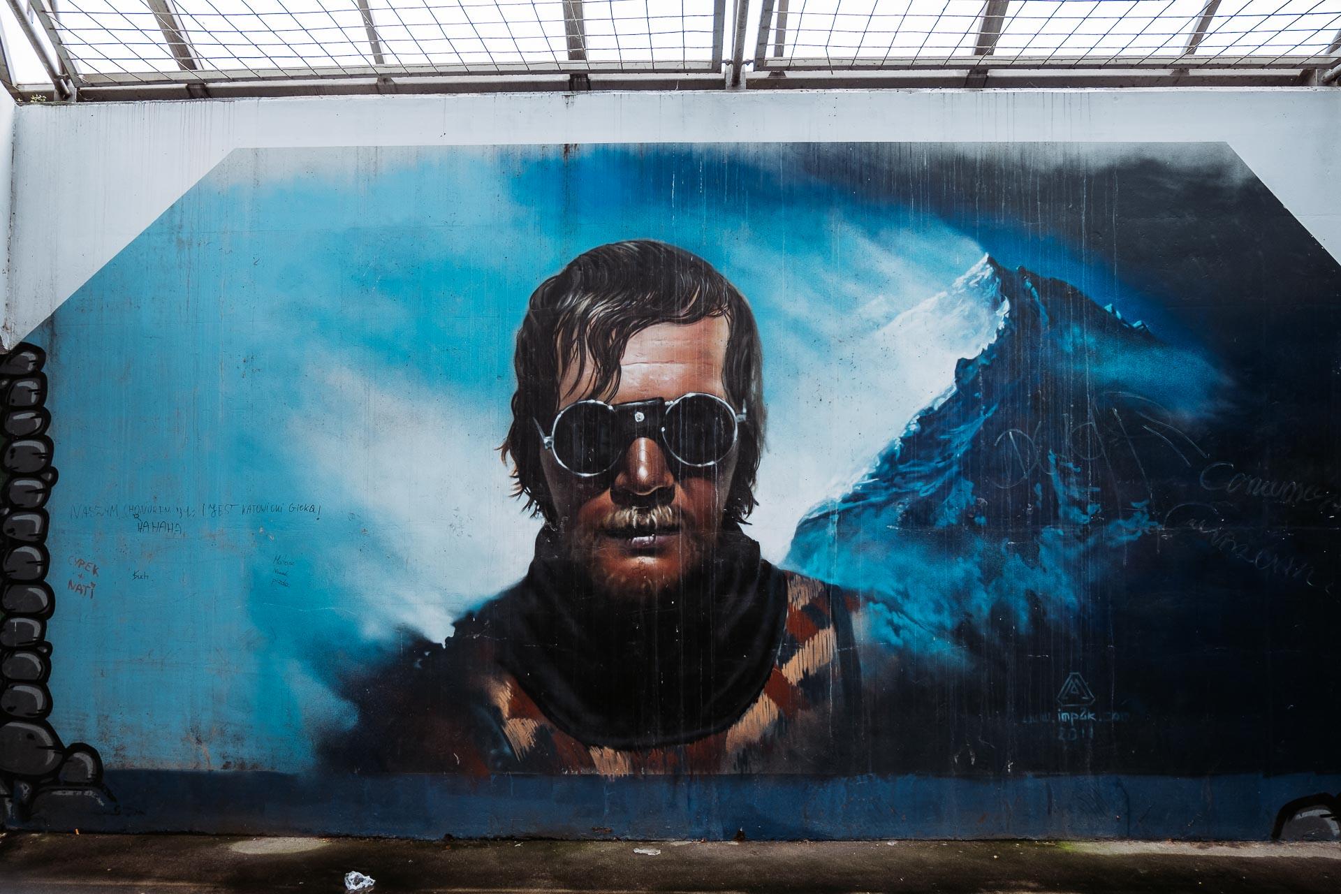 Mural w Bogucicach z wizerunkiem Jerzego Kukuczki; fot. UM Katowice