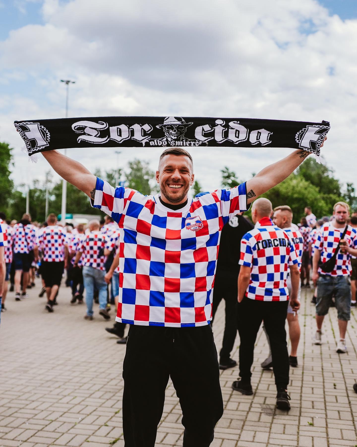 Lukas Podolski pojechał na mecz Górnika Zabrze z kibicami