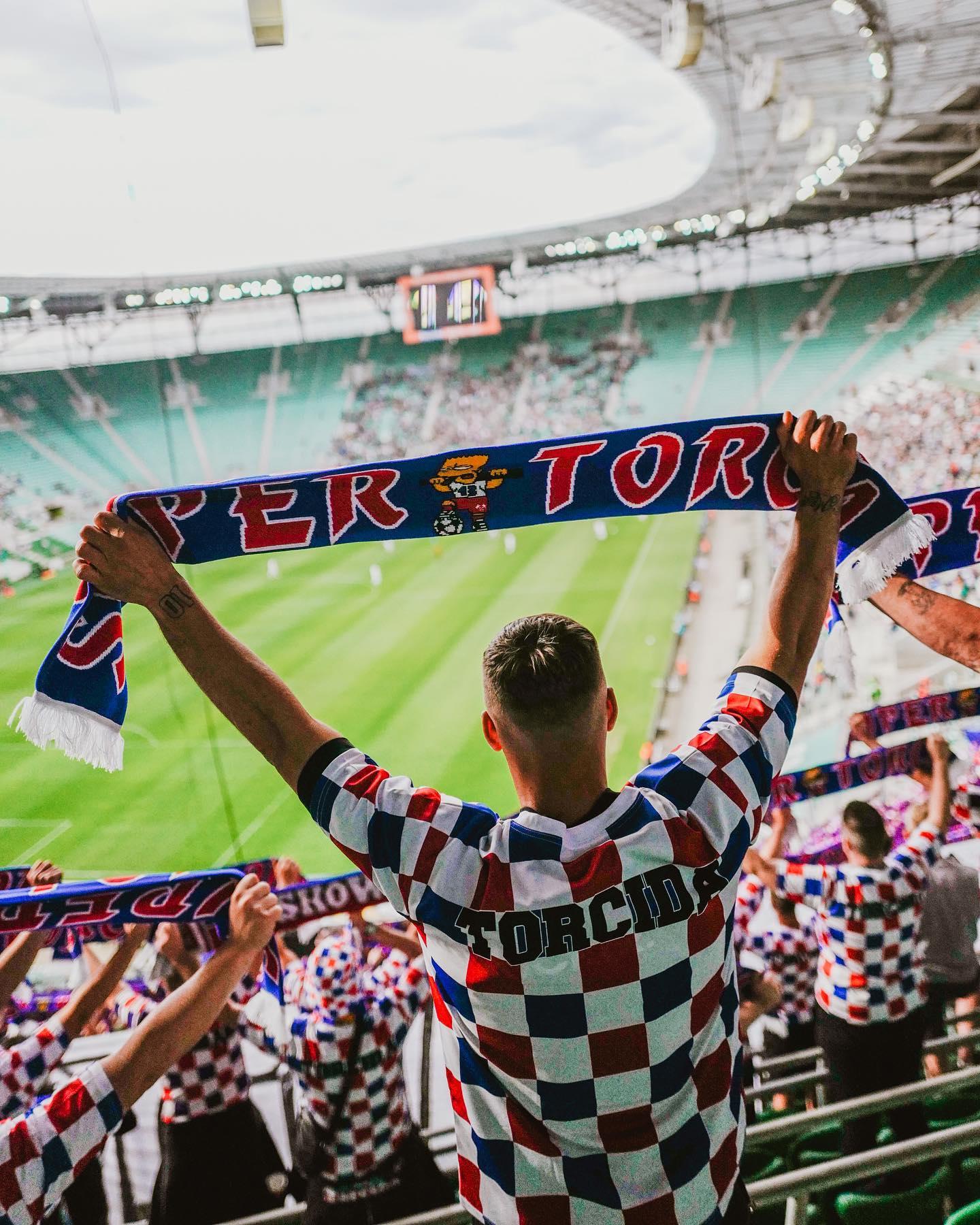 Lukas Podolski pojechał na mecz Górnika Zabrze z kibicami