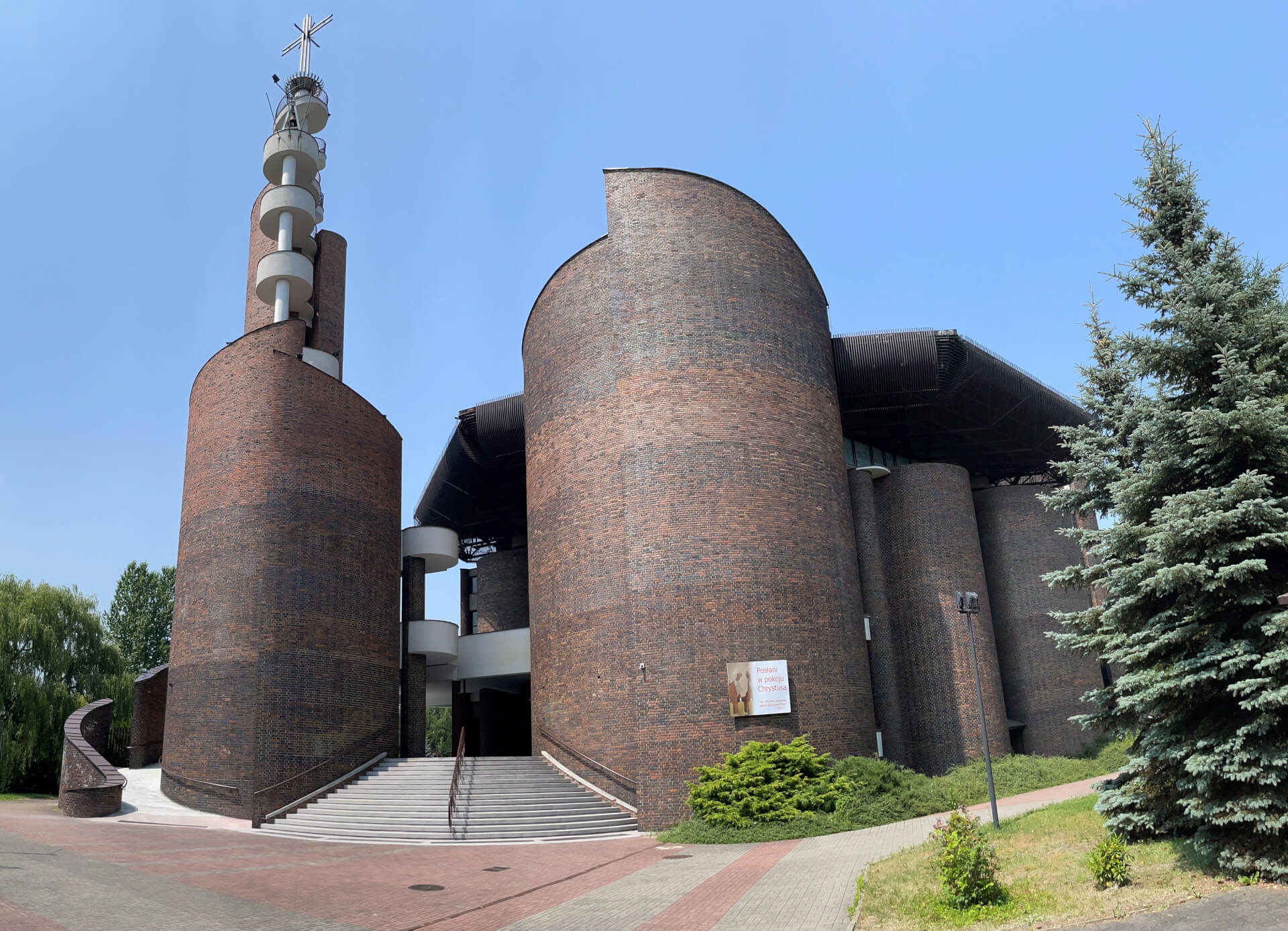 Osiedle Tysiąclecia - kościół pw. Podwyższenia Krzyża Świętego i Matki Bożej Uzdrowienia Chorych
