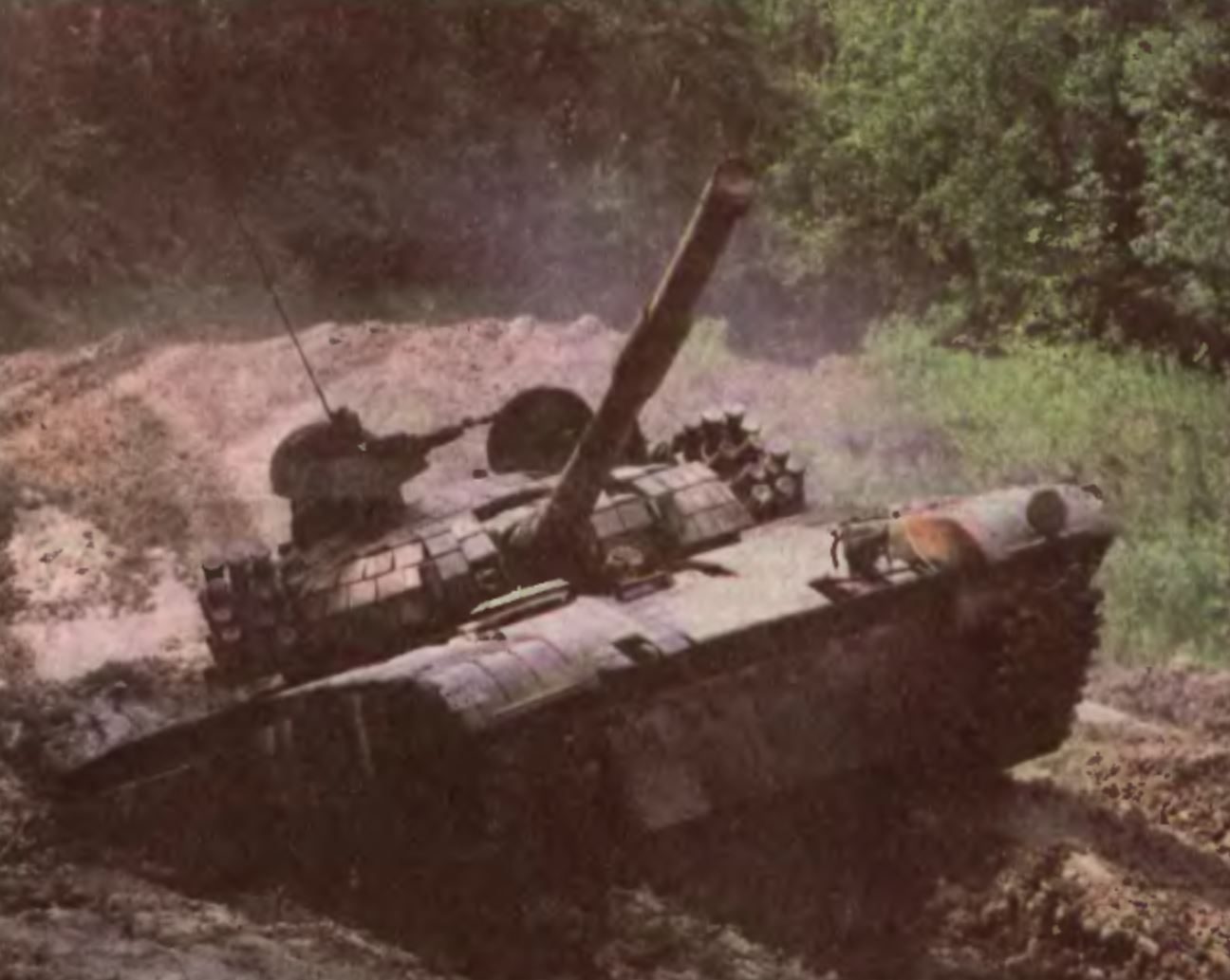 PT 92 Twardy powstał w wyniku modyfikacji czołgu T 72