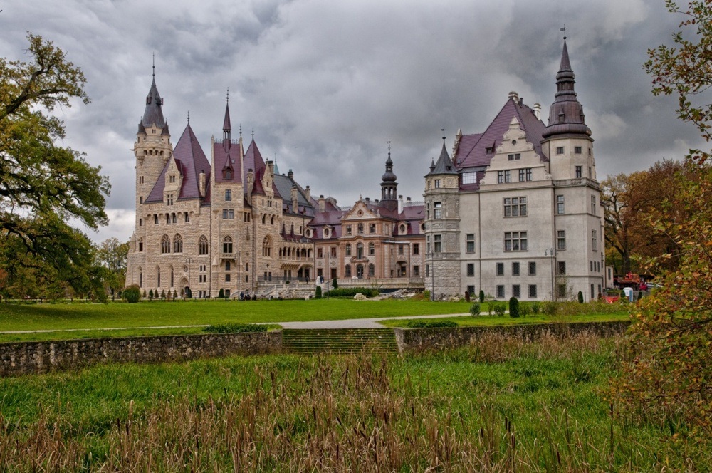 Pałac w Mosznej