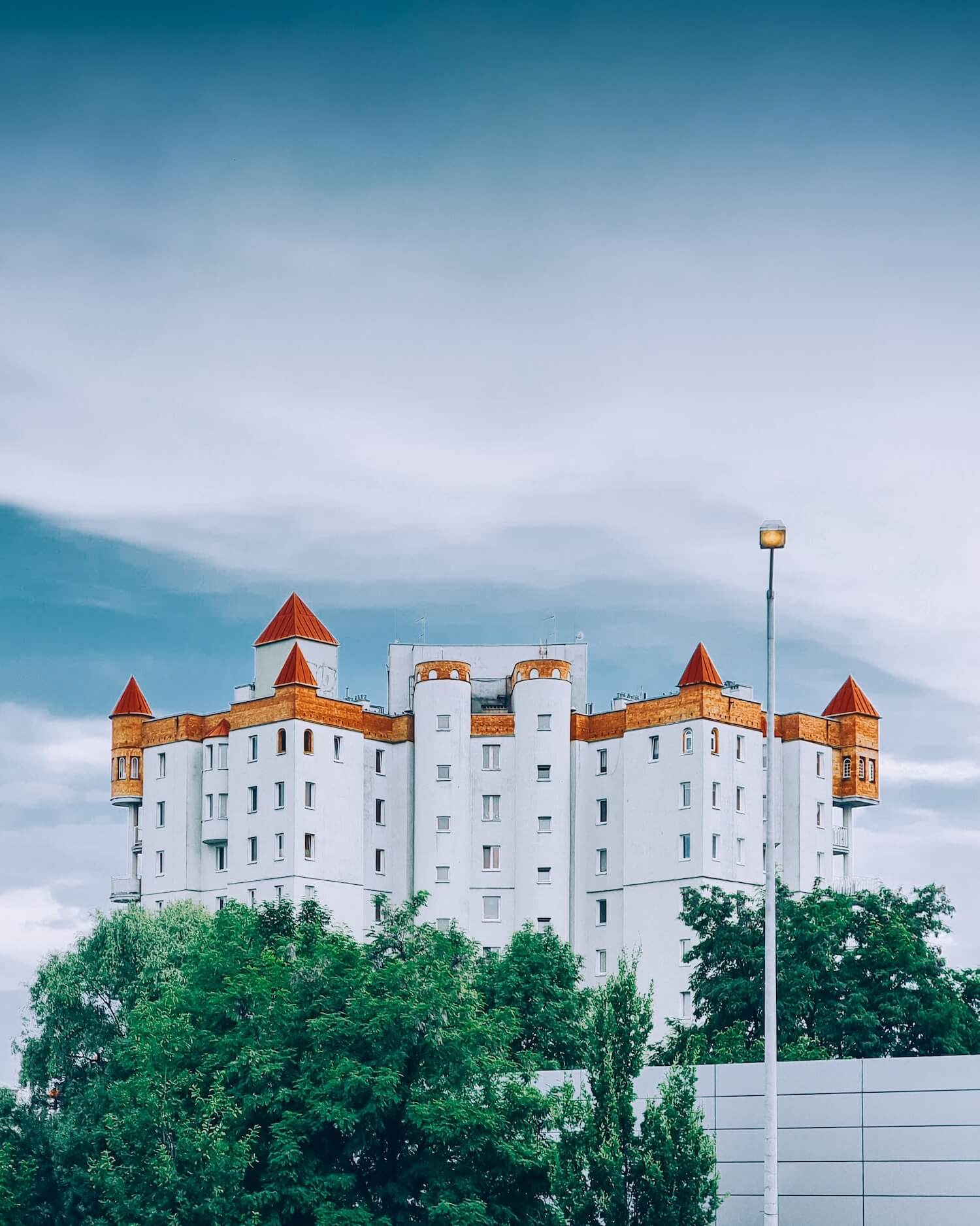 Blok-zamek w Krakowie. Proj. Leszek Filar. Foto: Aleksander Małachowski, Instagram: @hashtagalek