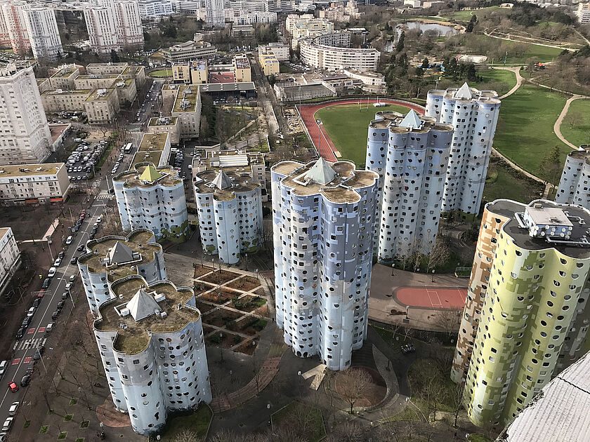 Piramidki, cuda wianki, czyli postmodernistyczne mieszkanie w Katowicach
