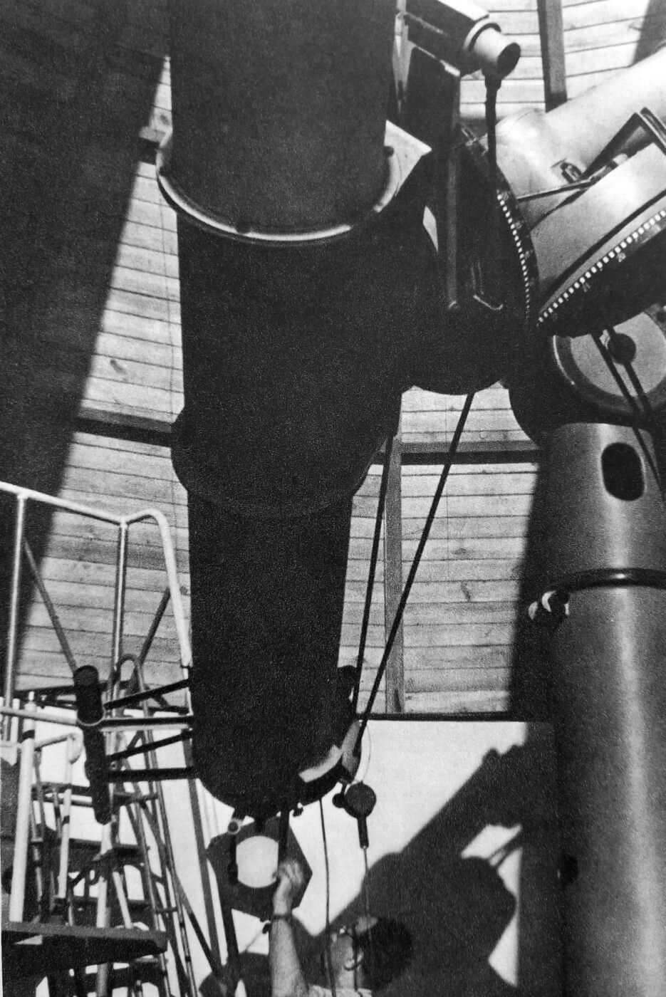 Planetarium Śląskie przed laty. Refraktor Zeissa w obserwatorium