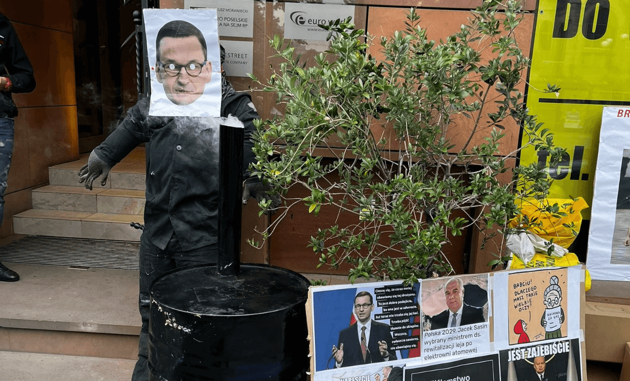 Protest przed biurem poselskim M.Morawieckiego w Katowicach (2022 r.)