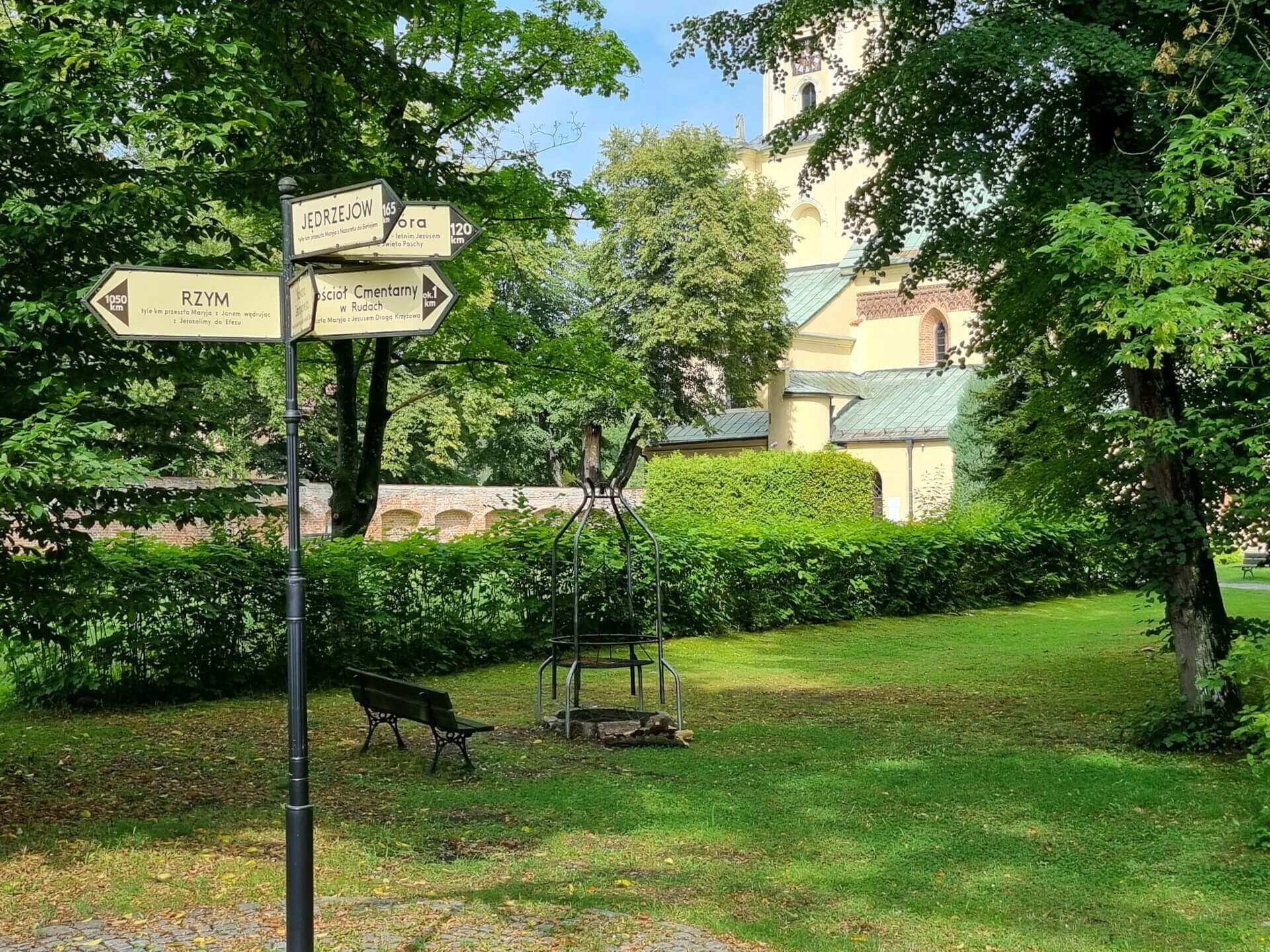 Dawny klasztor cystersów w Rudach i jego otoczenie