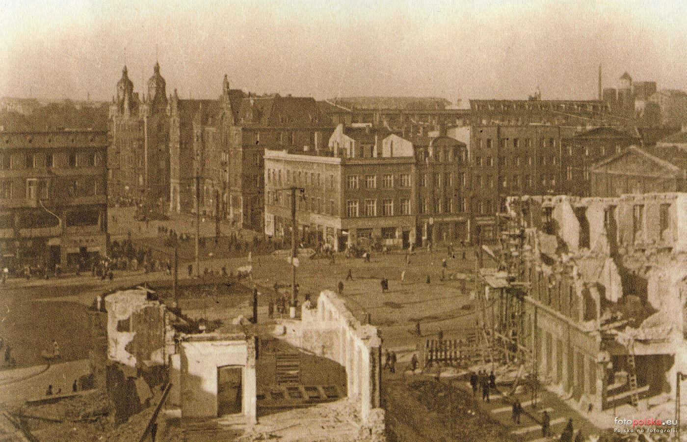 Rynek w Katowicach w roku 1945