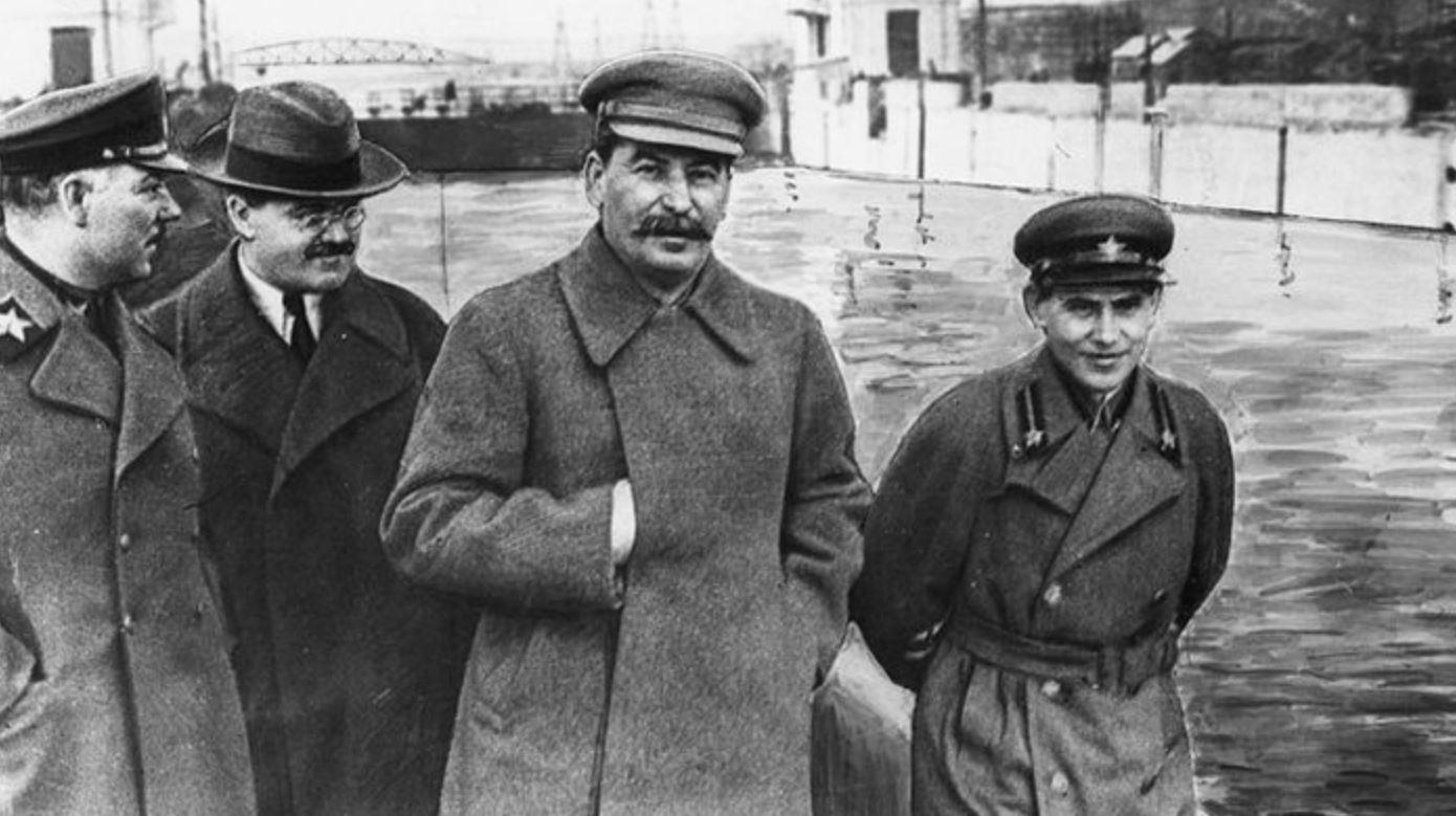 Słynna fotografia Jeżowa ze Stalinem