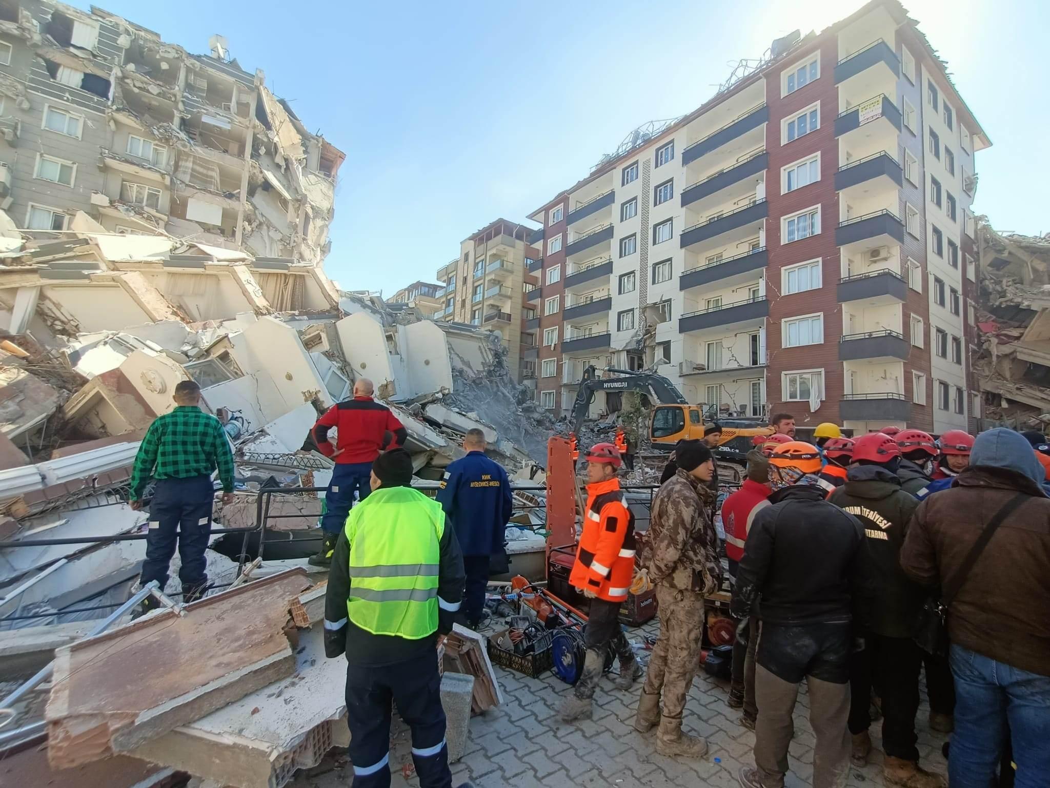 Trzesienie ziemi w Turcji Ratownicy
