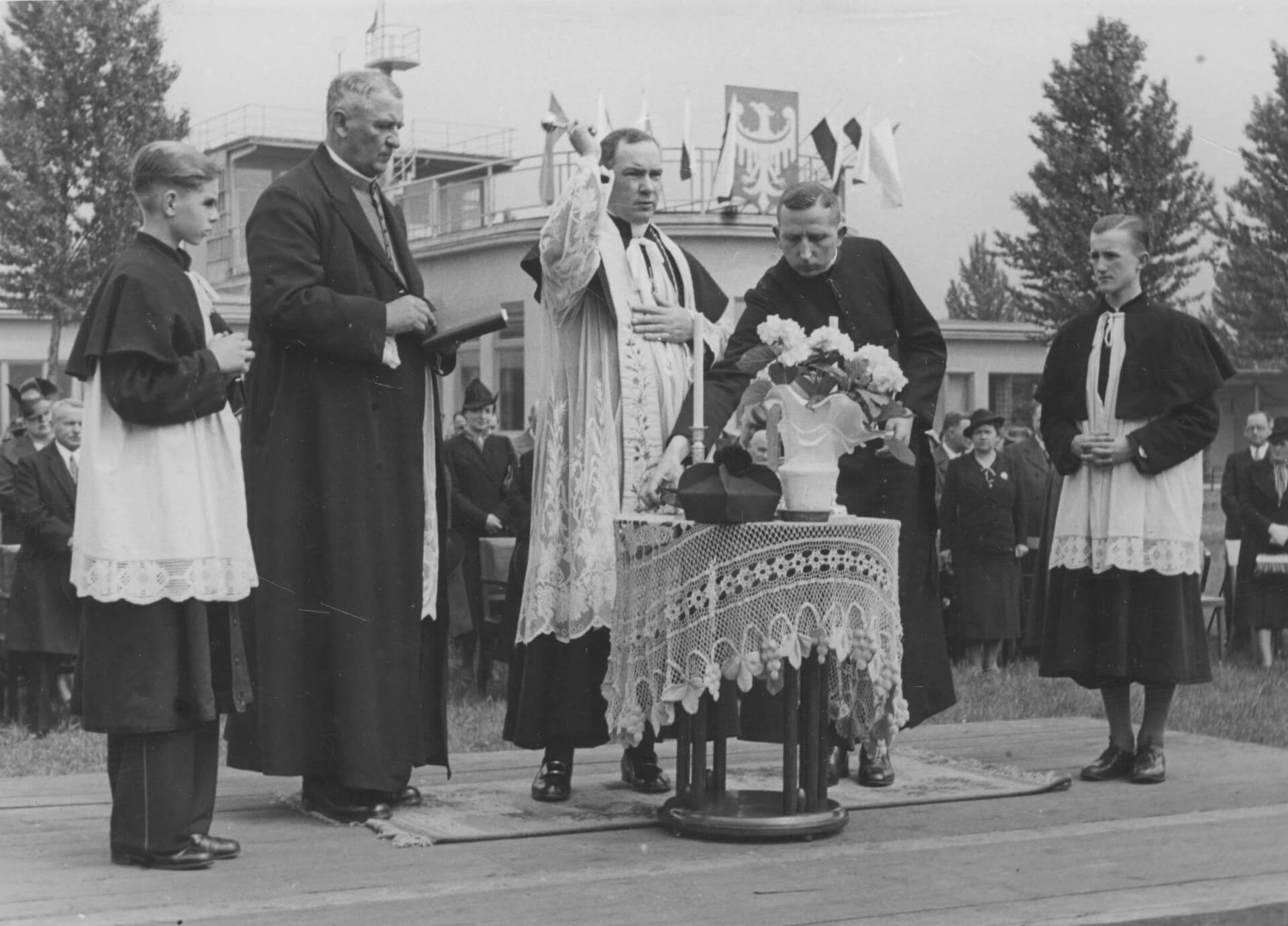 Uroczystość poświęcenia ogródka jordanowskiego w Katowicach