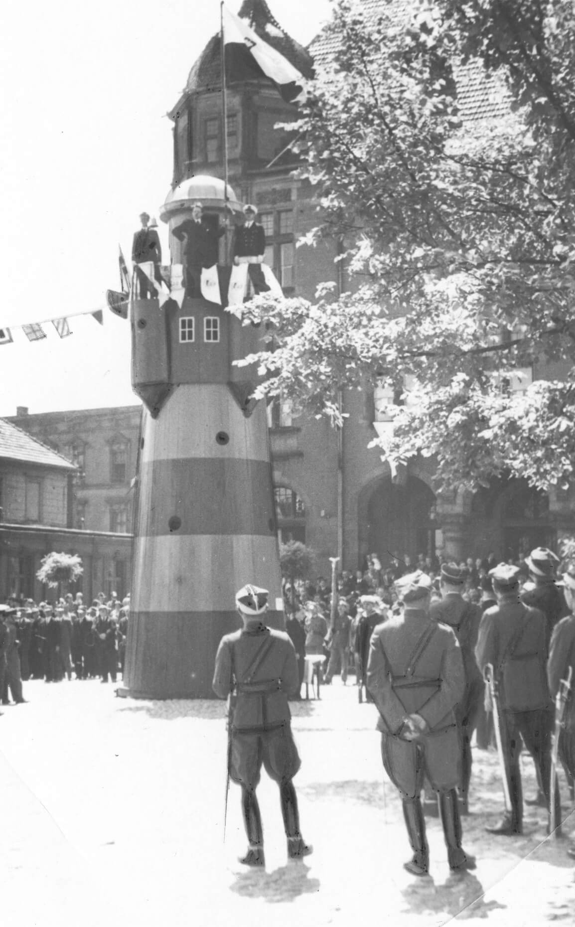 Uroczystości Ligi Morskiej i Kolonialnej na rynku w Tarnowskich Górach