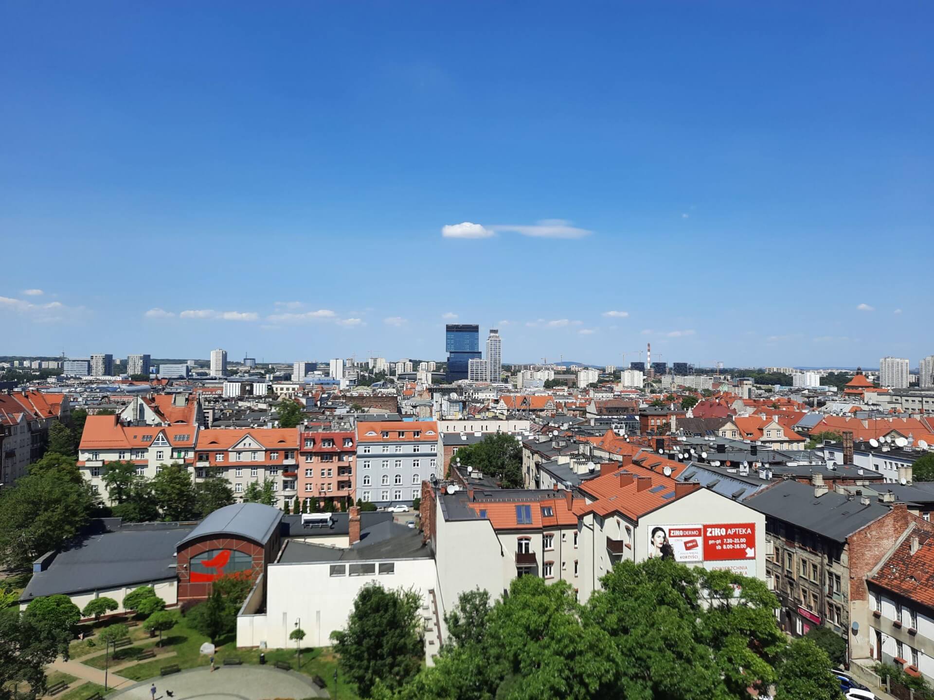 Widok z tarasu archikatedry w Katowicach 1