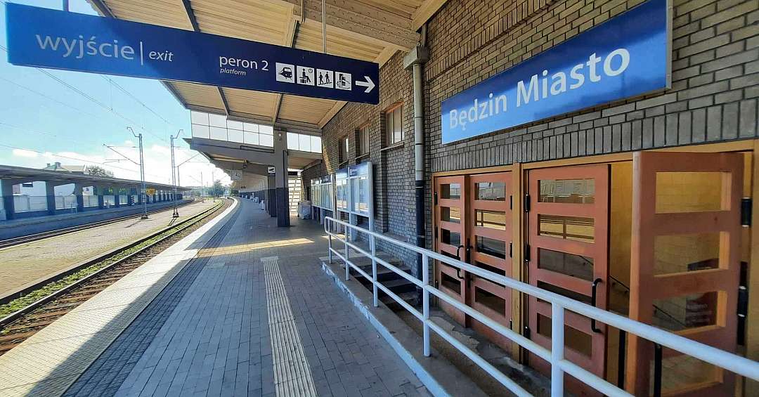 Dariusz Majchrzak: Dlaczego codziennie podróżuję busem i pociągiem do pracy w szkole ponad 100 km w jedną stronę