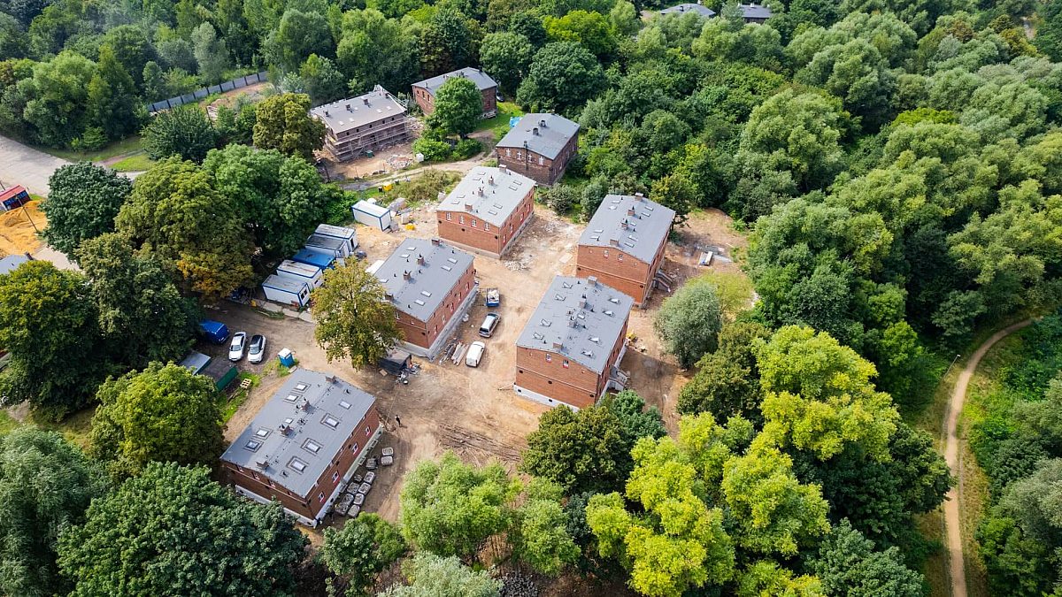 Zdjęcie 12 Pięknieje Kolonia Zgorzelec w Bytomiu. Familoki wśród