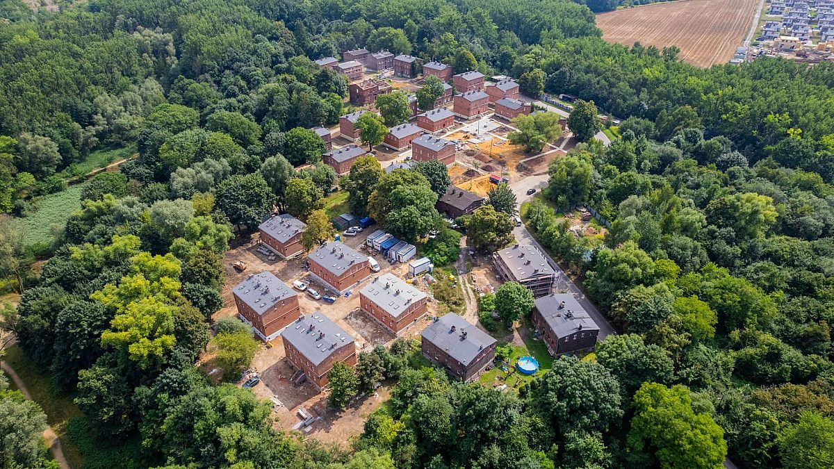 Zdjęcie 28 Pięknieje Kolonia Zgorzelec w Bytomiu. Familoki wśród