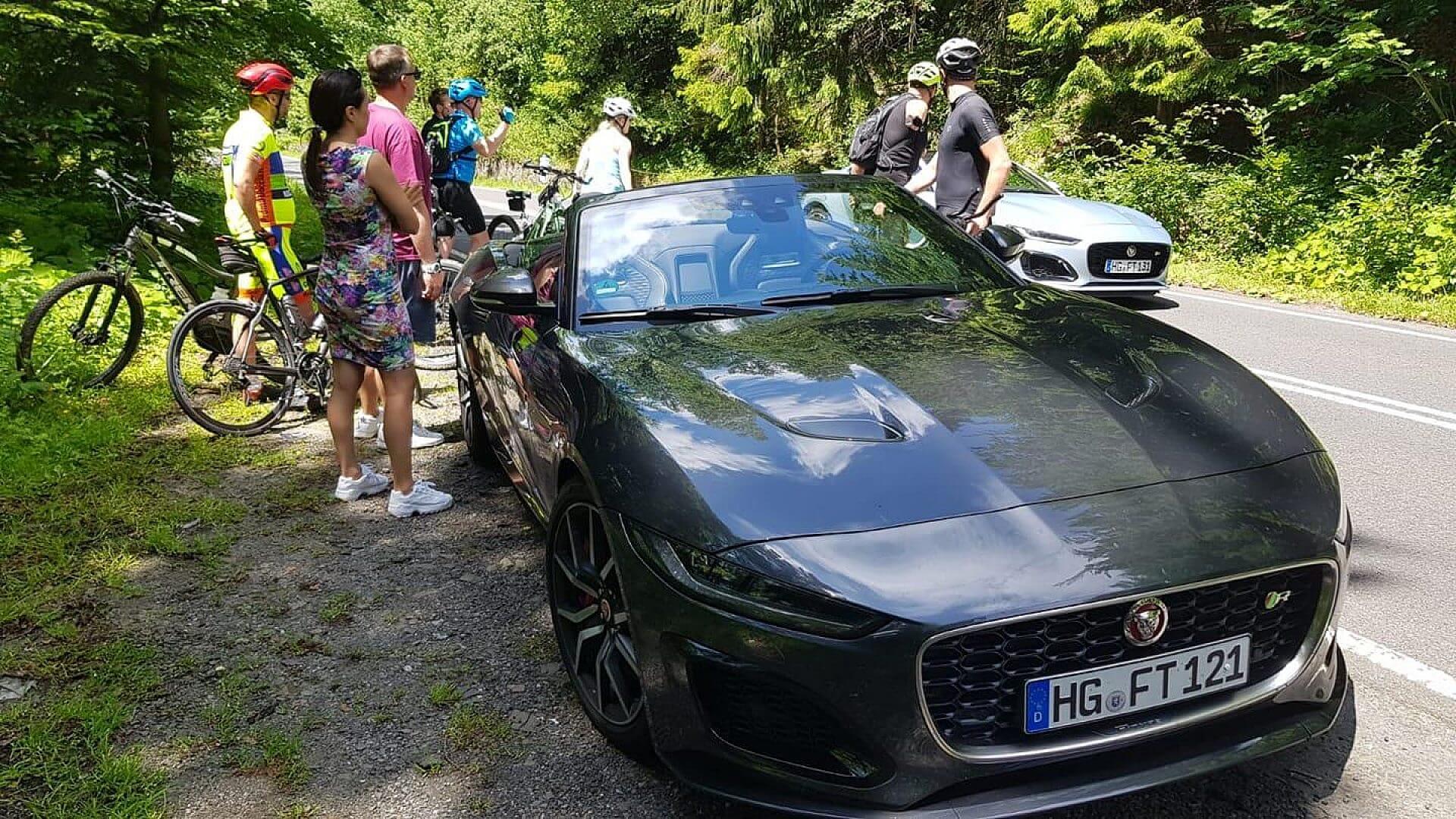 Jaguar na Przełęczy Salmopolskiej Jaguar na Przełęczy Salmopolskiej