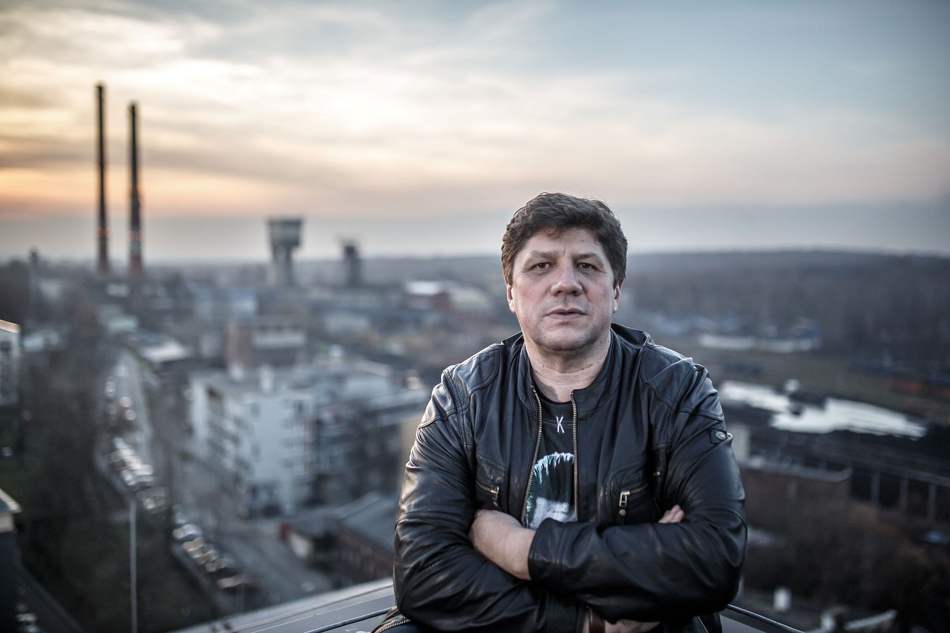 Robert Talarczyk na tle kopalni "Wujek" Robert Talarczyk na tle kopalni "Wujek"