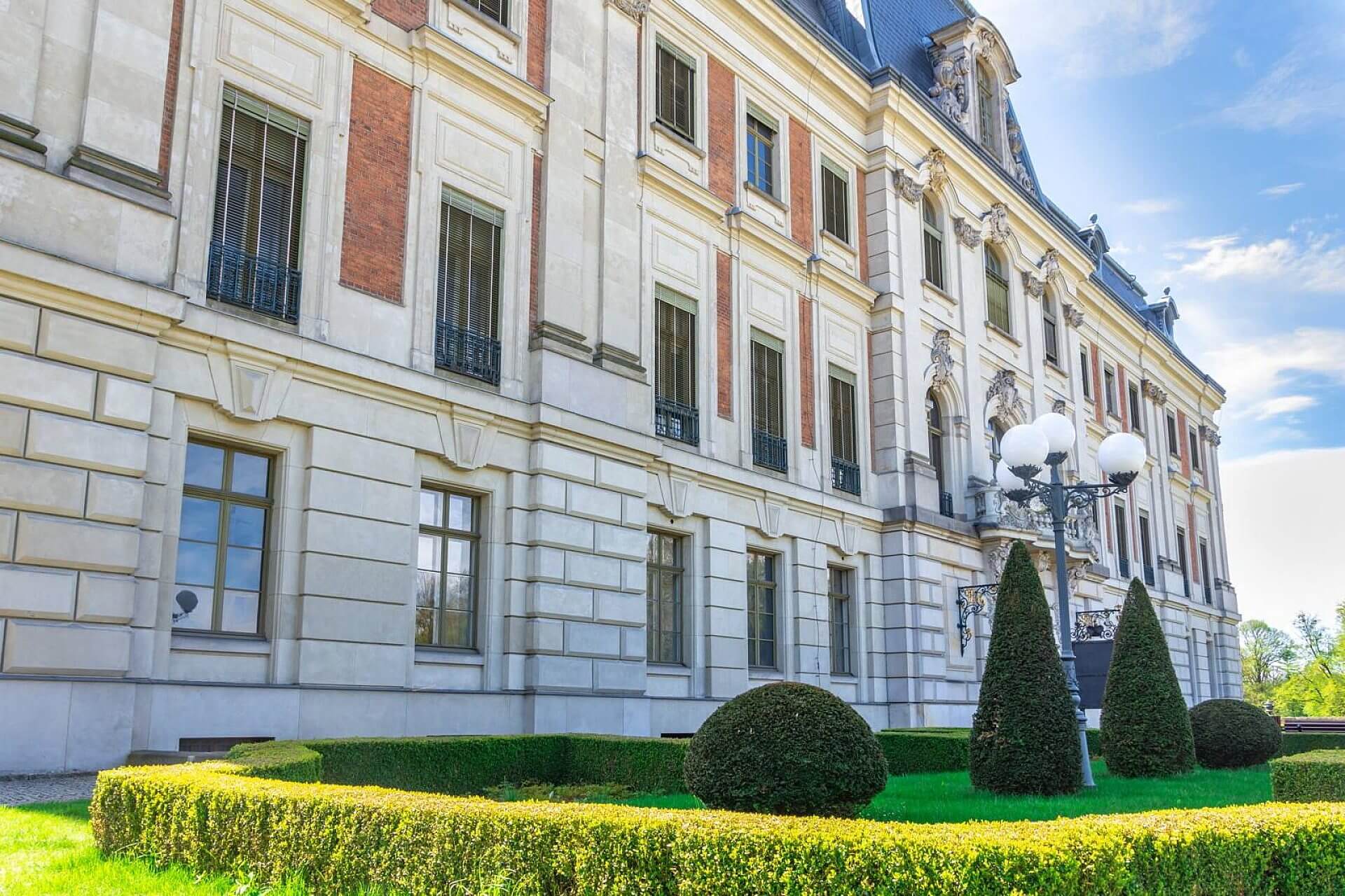 Pszczyński oddział APK Katowice mieści się na zamku w Pszczynie Pszczyński oddział APK Katowice mieści się na zamku w Pszczynie