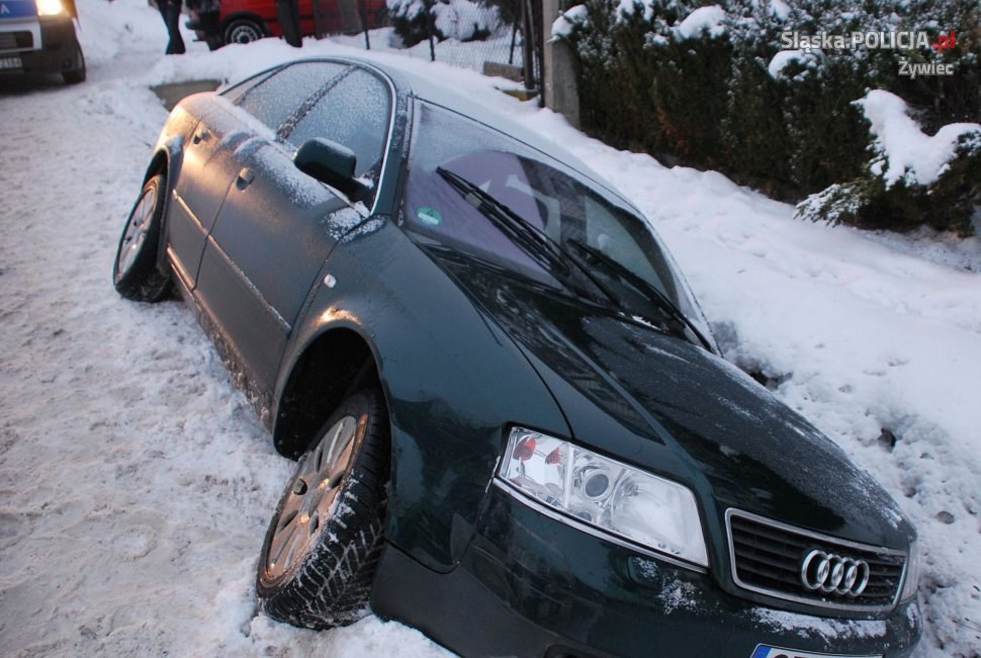 Samochod w rowie Samochod w rowie