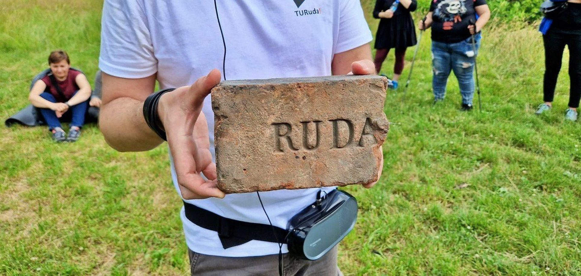 Podróż do dziurki w klusce Podróż do dziurki w klusce