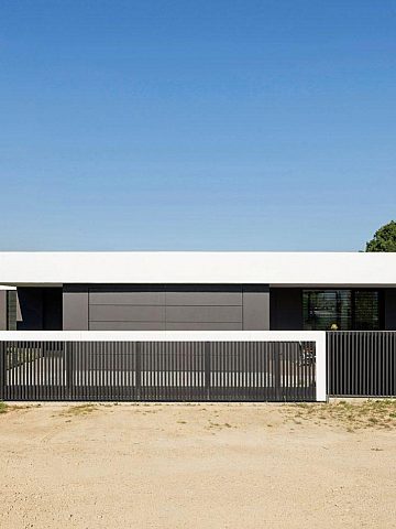 Dom na jednym poziomie w Żorach w woj. śląskim Dom na jednym poziomie w Żorach w woj. śląskim