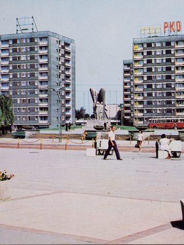 Dąbrowa Górnicza, plac Wolności Pomnik Bohaterom Czerwonych Sztandarów Dąbrowa Górnicza, plac Wolności Pomnik Bohaterom Czerwonych Sztandarów