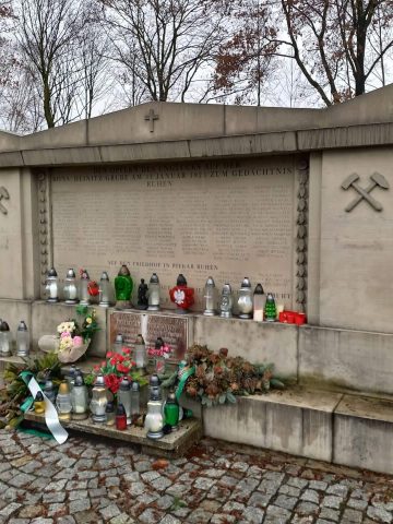 Pomnik ofiar katastrofy na kopalni "Heinitz"w Bytomiu - Rozbarku Pomnik ofiar katastrofy na kopalni "Heinitz"w Bytomiu - Rozbarku