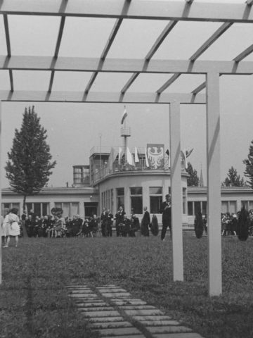 Uroczystość poświęcenia ogródka jordanowskiego w Katowicach Uroczystość poświęcenia ogródka jordanowskiego w Katowicach