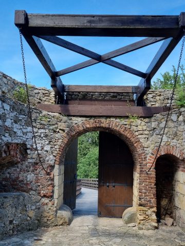 Zamek w Siewierzu latem 2022 Zamek w Siewierzu latem 2022