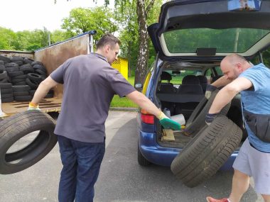 W zamian za zużyte opony - nasiona łąk kwietnych i kompost Akcja przyjmowania starych opon