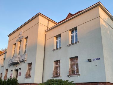 Knurów. Urząd Miasta sprzedał kolejną nieruchomość na osiedlu Wojska Polskiego Ratusz Knurów