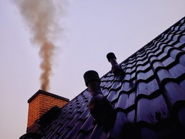 Gmina Knurów zrezygnowała z programu STOP SMOG. Jaki jest powód? Smog