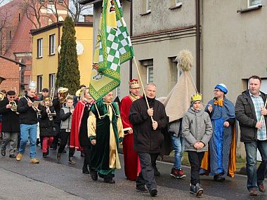 Orszak Trzech Króli 2022 w Miasteczku Śląskim Pochód Trzech Króli w Miasteczku Śląskim